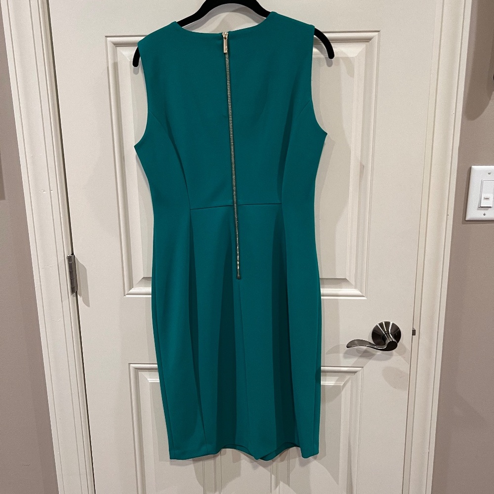 CALVIN KLEIN SHEATH DRESS - Picture 2 of 3